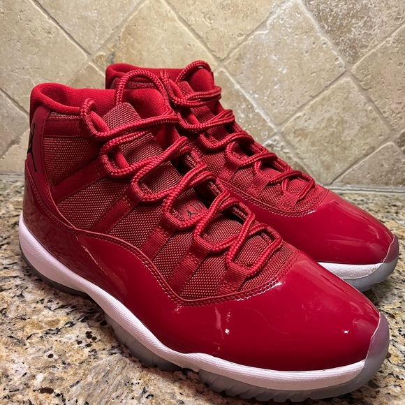 Jordan 11 “Win Like 96” - Picture 3 of 7